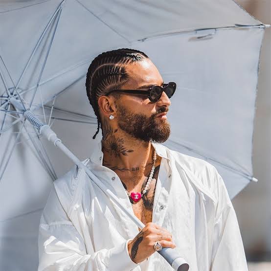 CentralMalumaBr's tweet image. 📸: Maluma nos bastidores de #CocoLoco 🥥.

-- O que estão achando da música?