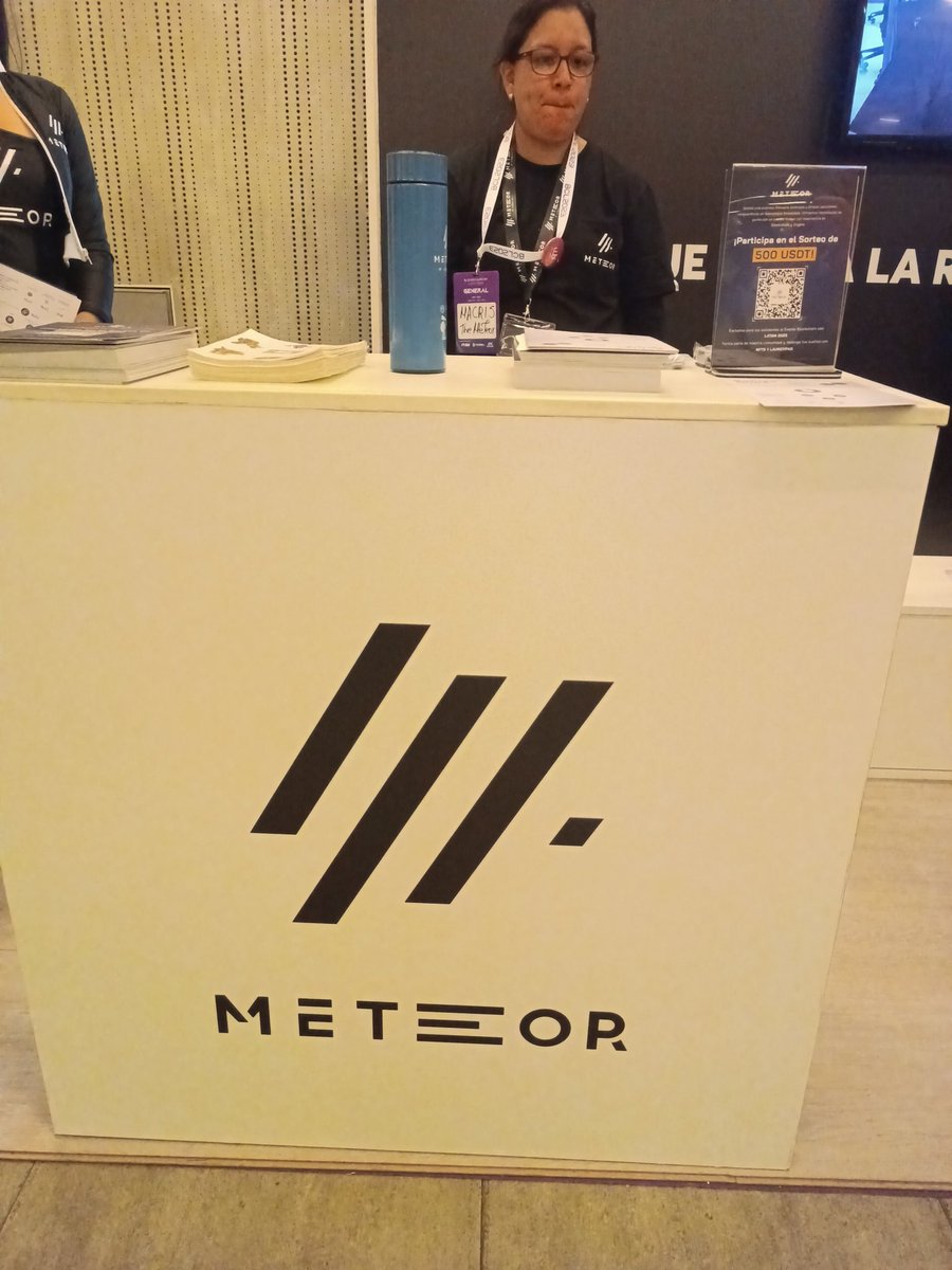 Soledad110295's tweet photo. En el stand de @TheMeteorCo en el evento de blockchaincon 🥳
Lo mejor del mundo 🌍 https://t.co/Ihl5pMAWCO