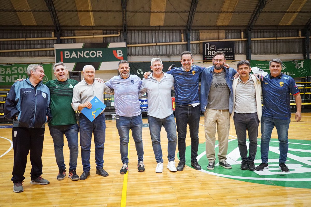 miguelsiciliano's tweet photo. QUE LINDO VER EL DEPORTE DE 🇦🇷 EN NUESTRA CIUDAD!

Acompañamos a la Federación cordobesa de Handball en la organización del torneo nacional en Córdoba.

Recibimos jugador@s de todo el país que estuvieron practicando y compitiendo en nuestra ciudad.

El deporte es clave, mira 👇 https://t.co/mZuCQ3FDUo