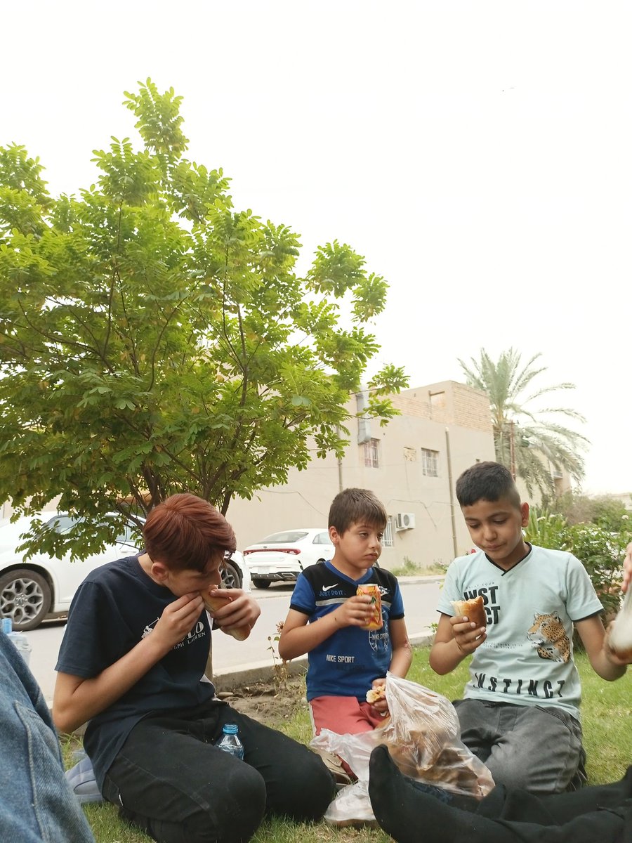 Nativejune45's tweet image. Home is a place  where you find a green tree , lie down under it and enjoy the blossom perfumes and let the ants and bugs crawl all over your body, that was  this afternoon when taking my son to pay a visit to dermatologist  not gonna hide it away from you guys i had an hour nap