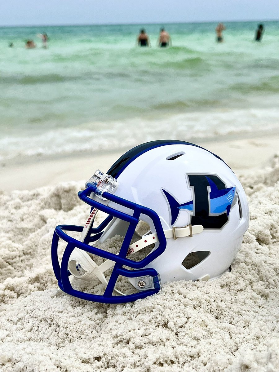 We’re just beach hopping now 🏝️- made it to my favorite place, Destin! @IMGBlue1 see you Monday! @DHSsharks_FB mini helmet looking good in the sun!! @godestinsharks @DestinHS  #DestinFL #DestinSharksFootball #helmetdecals #minihelmets