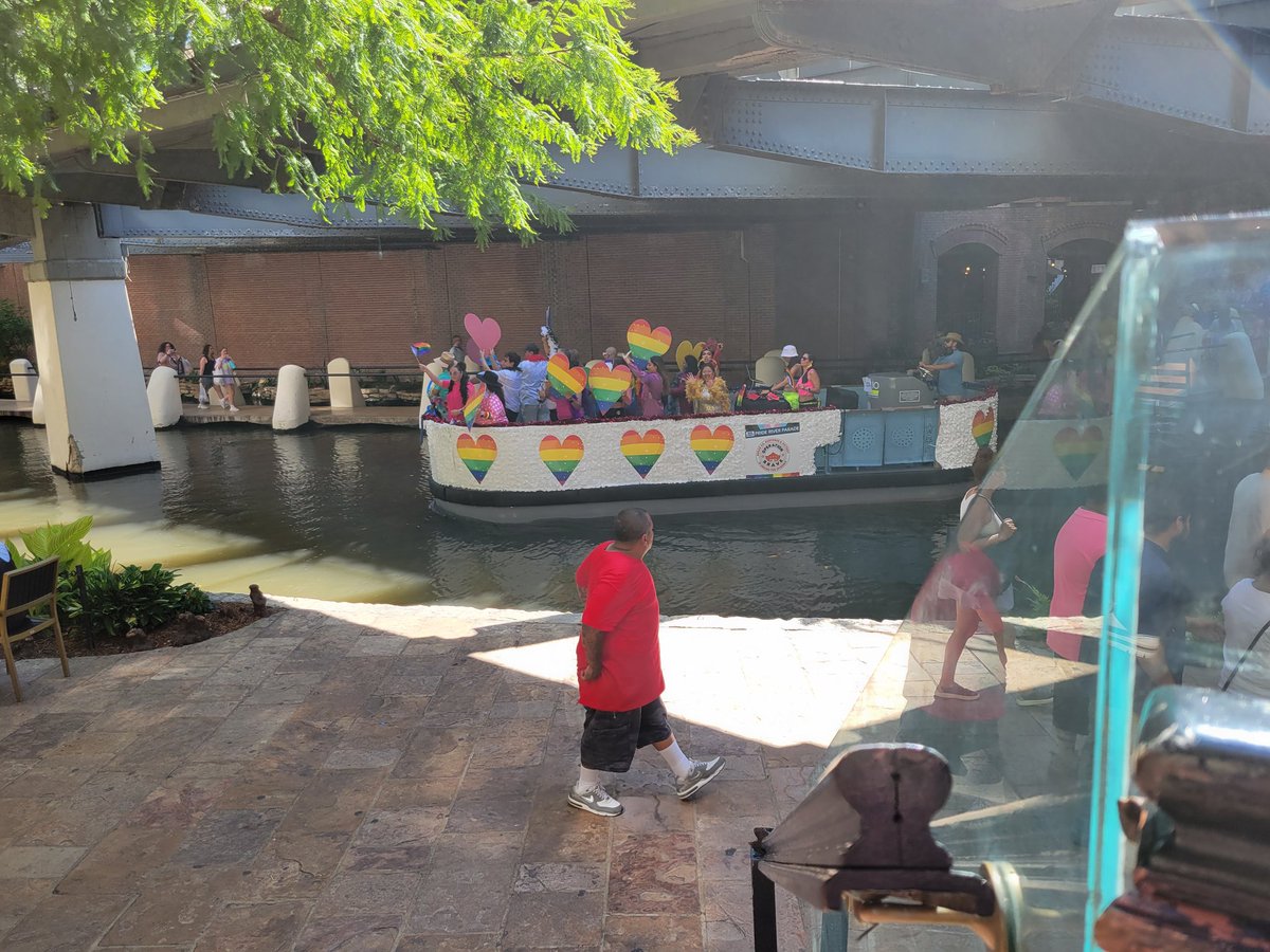 themeagan's tweet photo. Showed up to this parade kiiiinda ready to fight some proud boys. Have not needed to. Glad they stayed home. #SanAntoniopride #riverparade https://t.co/4MNZ8x4hOS