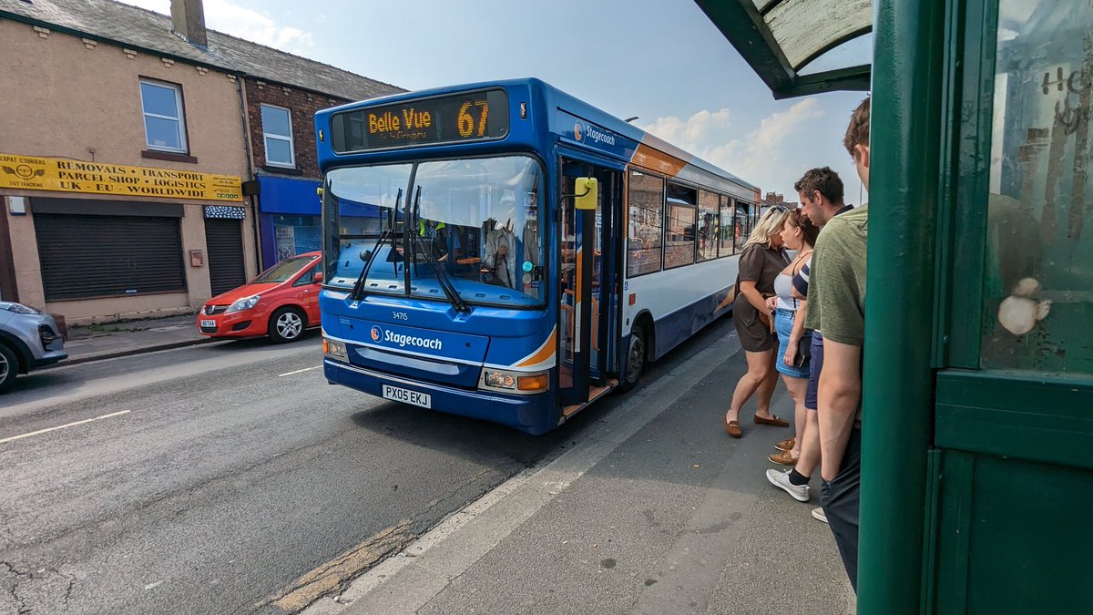 avnerd98's tweet photo. A good day was had in Carlisle catching the sole Dennis Dart in operation with Stagecoach and a run up to Annan as well! 

#busnerd https://t.co/eS8rHzWbB9