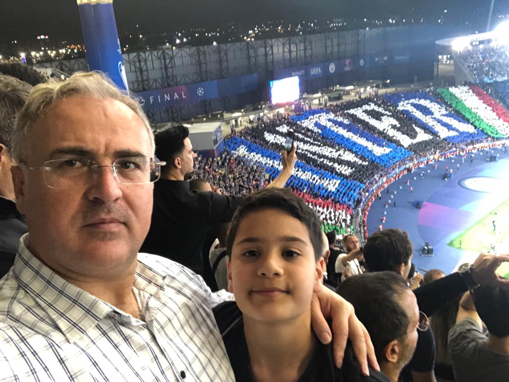 Şampiyonlar Ligi'nde Kupayı kazanan Manchester City Takımını tebrik eder. İki takımın oyuncularını da centilmenlik içerisinde oyun sergiledikleri için tebrik ediyorum.Ayrıca 90 dakika takımı durmadan destekleyen Inter tarafatarı gecenin kahramanı.🏆👏🥇