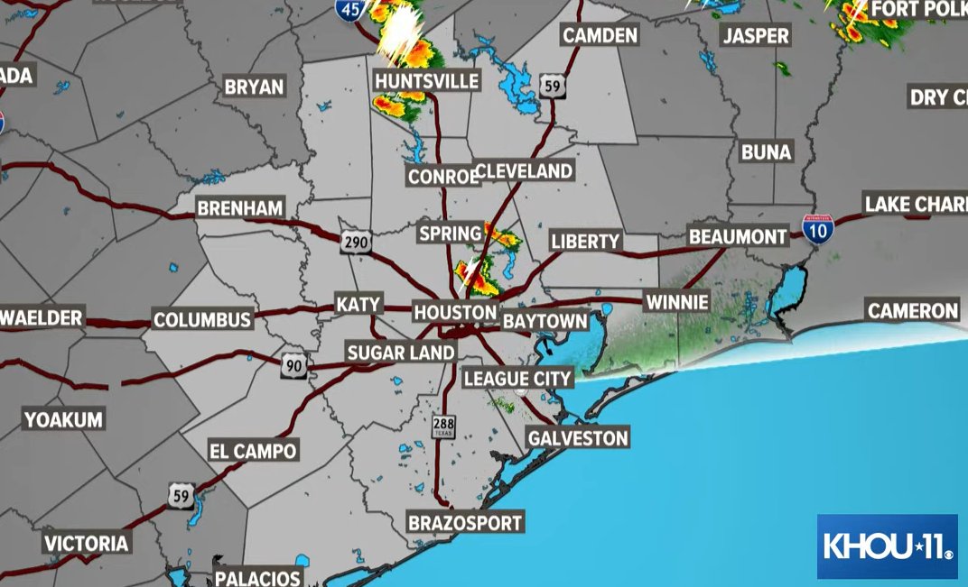 KHOU's tweet photo. STORMY NIGHT AHEAD | We're expecting a stormy night across the Houston area. #HOUWx  

Check Houston-area radar throughout the evening to see where the storms are: https://t.co/zFYfVaw6Xd https://t.co/1MhPRCLU2J