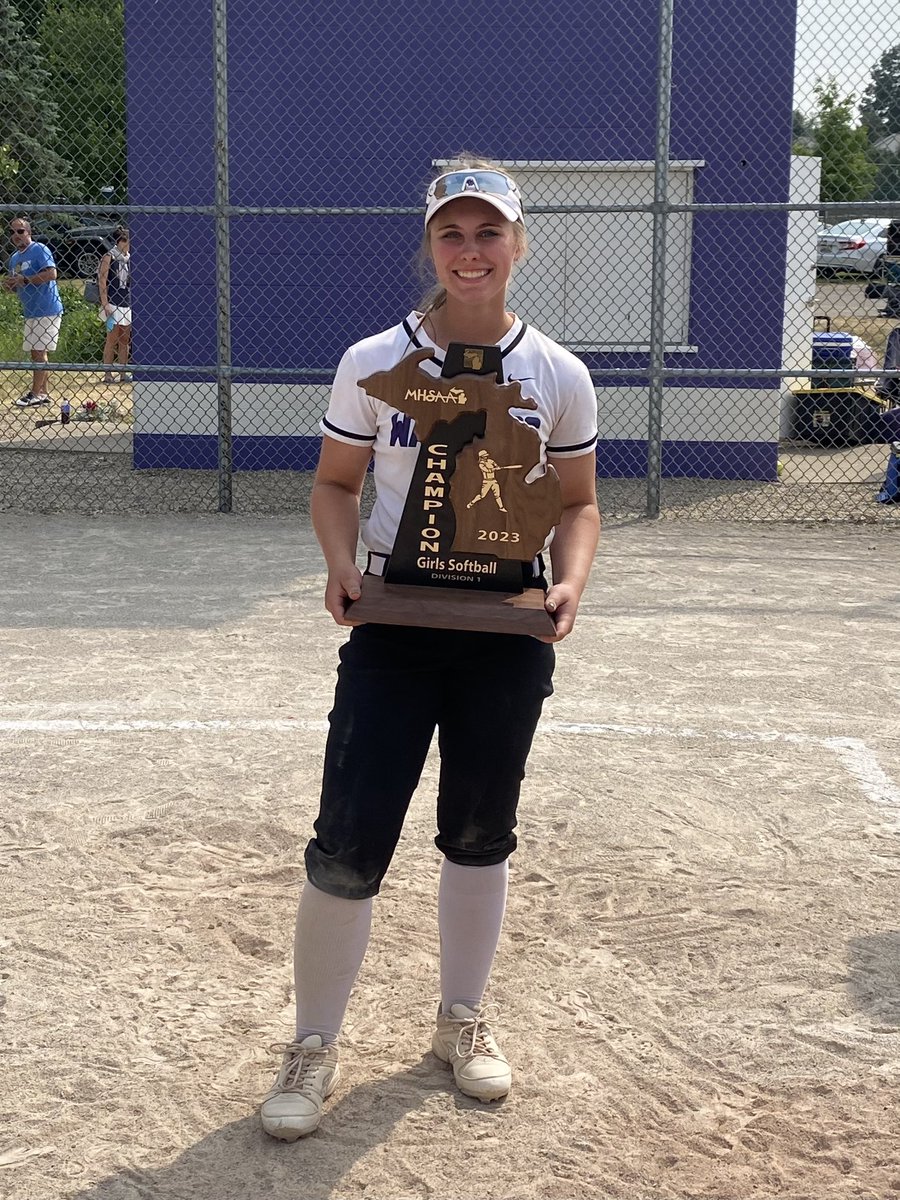 BrookeT027's tweet photo. MHSAA Division 1 Regional Champs!! Today we outscored our opponents 14-0. We will be at Quarter Finals at Albion College on Tuesday. Proud of our team today! First time Woodhaven softball has won regionals! https://t.co/CxN00NgBOi