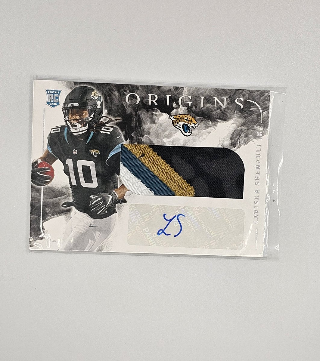 4thDownCards's tweet photo. Laviska Shenault 4 color origins rpa 
$7

#4DStacks https://t.co/Y8n7GQkZa4