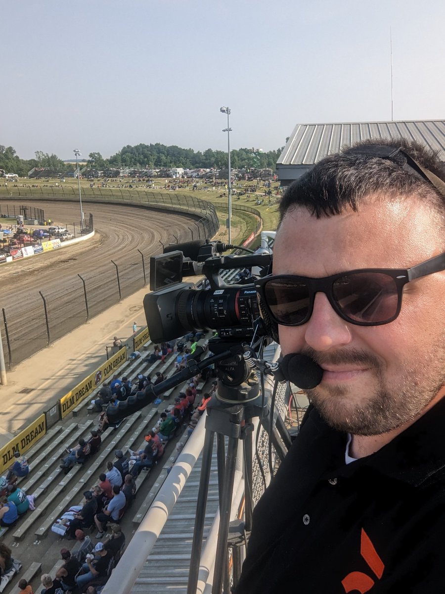 Tonight I'm fortunate enough to 'Live The Dream' here at @EldoraSpeedway 

It's #DLMDream Championship Night.

One man will walk out $129,000 richer at the end of the night.

Join us on @FloRacing as we tell the story.

📹🏁