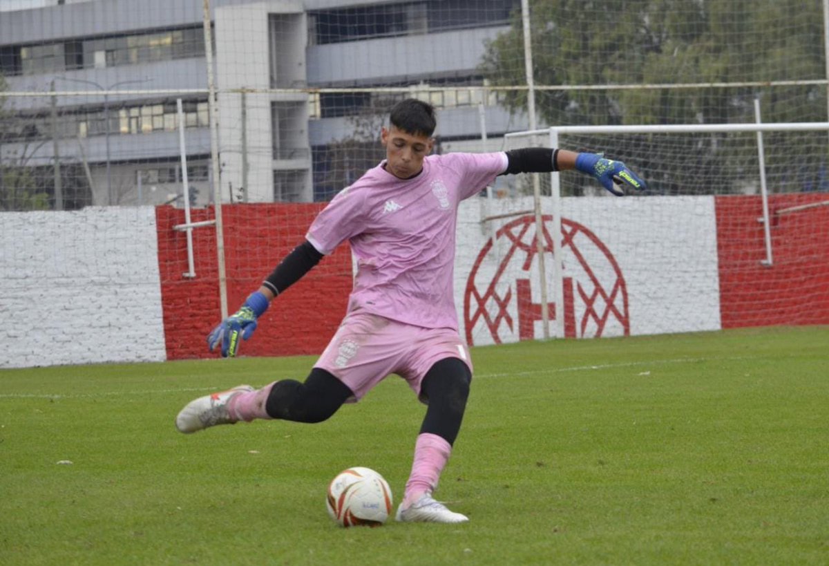 MartinJauregui's tweet image. Hay que seguir, con trabajo, constancia, responsabilidad y compromiso. #7ma #Huracán #AtajaFacu 🧤🧤#MiArqueroPreferido #DelGloboYDeLaQuema 🎈🎈 #NacimosEnLaQuema #SentidoDePertenencia 💪🏾💪🏾  Gracias @danimendezph por las fotos!! 📸📸📸