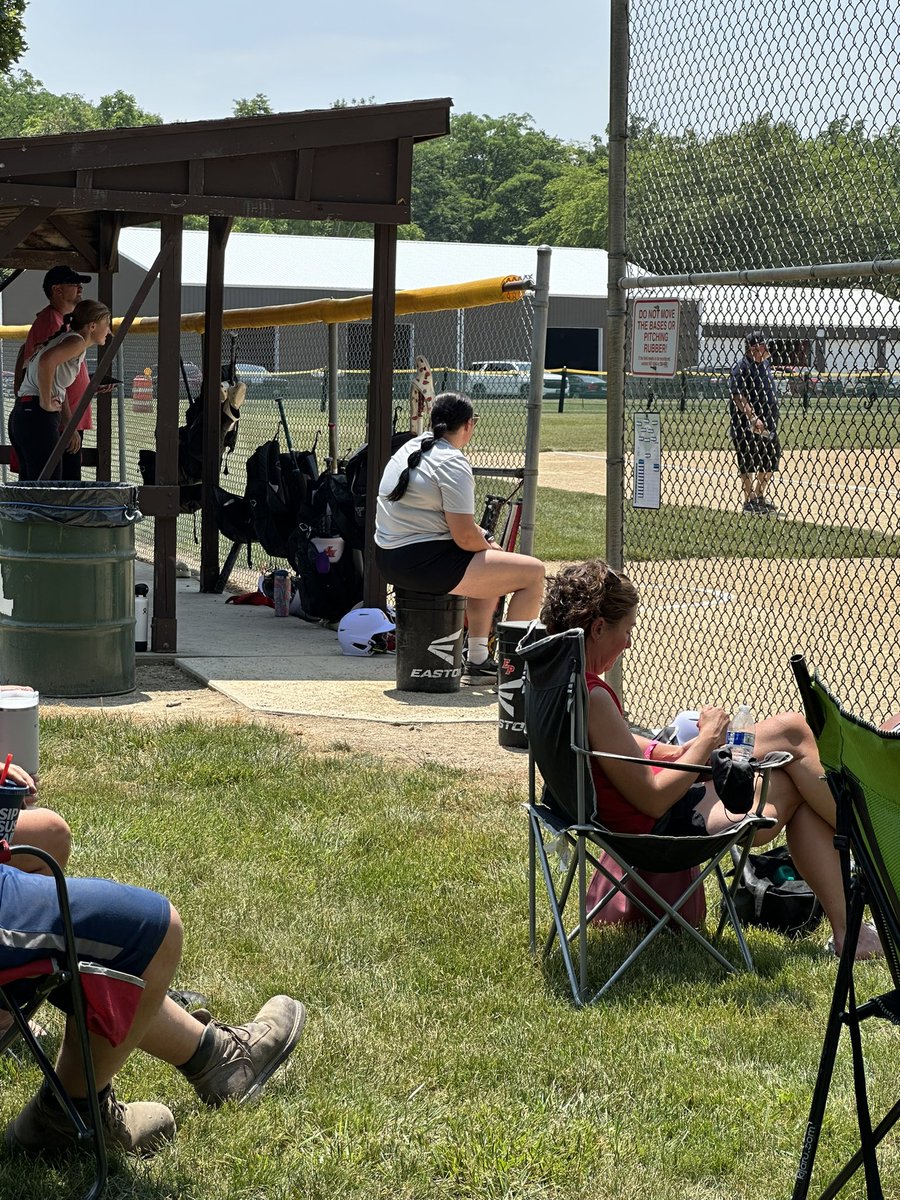 Coach_JHodges's tweet photo. Always fun to see some current Red Devils when I’m on the hunt for some future ones! #HumDevils https://t.co/W2dOaNDY28