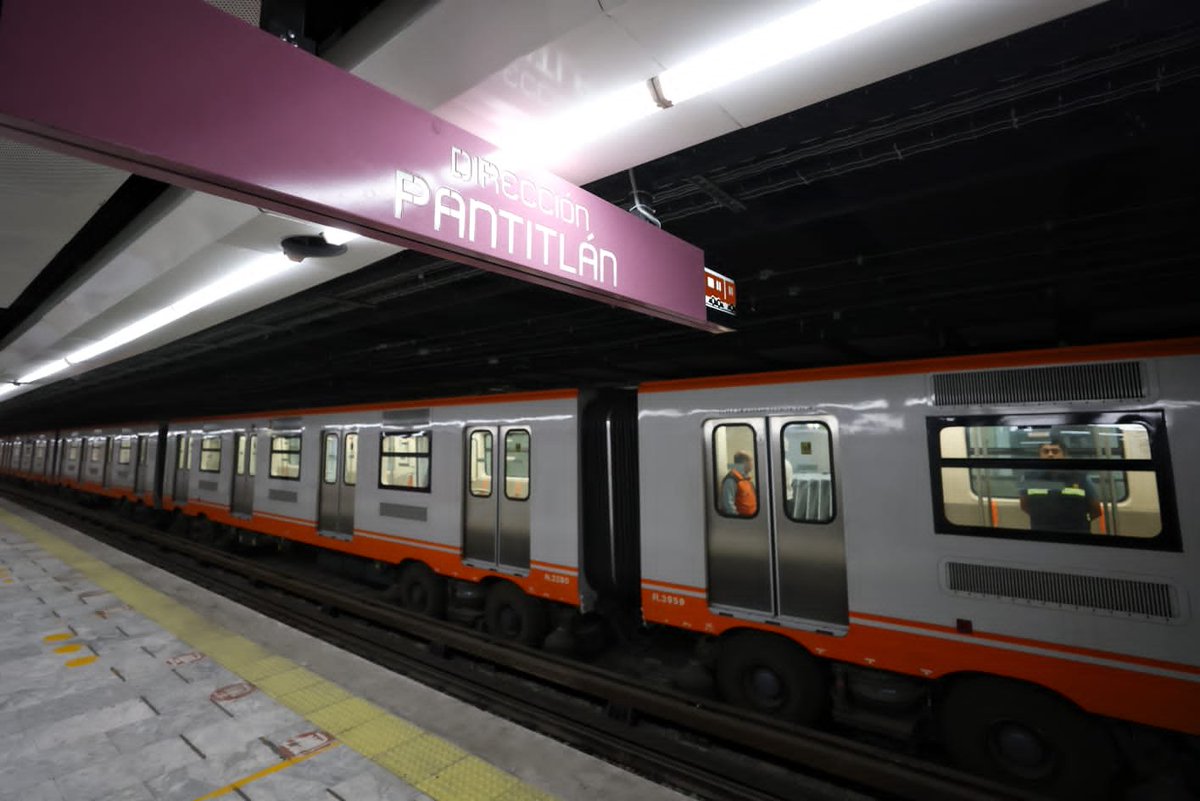 MetroCDMX's tweet photo. En su primera fase de obra civil, la cual ya fue terminada, de Pantitlán a Isabel La Católica, los trabajos contemplaron el cambio integral de estaciones, vías, rieles, durmientes, sustitución de balasto y tubería de drenaje y registros, cableado, charolas y del sistema de Control de Trenes Basado en Comunicaciones (CBTC).