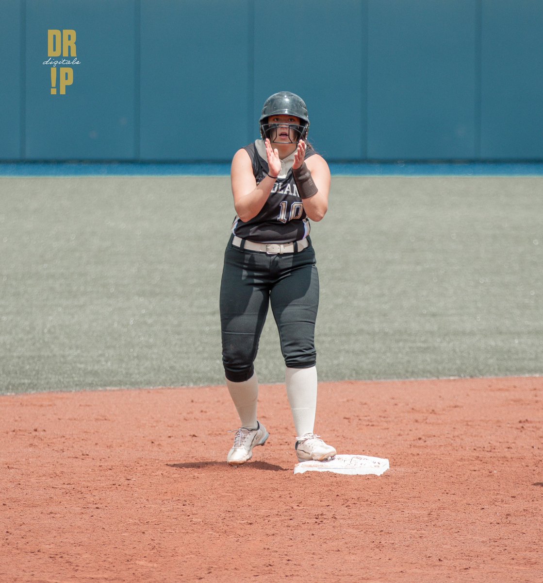 ciacsports's tweet photo. More photos from @Drip_digitals with both Woodland and Sacred Heart Academy players featured. #ctsb @WRHShawks @SHA_Sharks https://t.co/9JRiC2FN8I