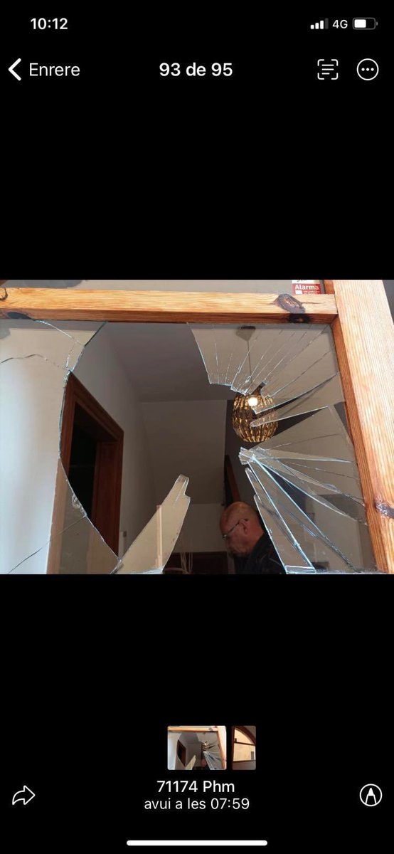 RGese's tweet image. Acaba el Corpus i comença la nit … varis dies de brigada netejant el barri…. Amb una mica de sort aquesta nit no hi haurà sang …. O si ?? 
@ajuntamentvng @eixdiari @canalblau 
#dormirem? #nodormirem? #novolemsoroll @volemdormir #novolembaralles #quenotrequinmesvidres