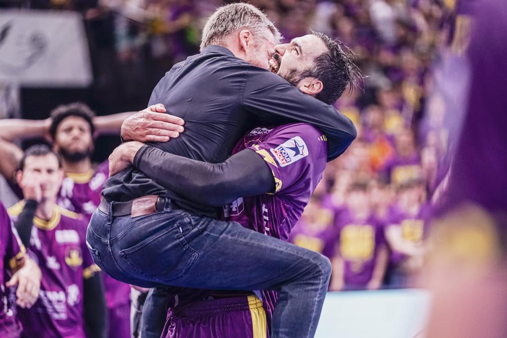 HBCNantes's tweet photo. 8 jours seulement après la déception de Coubertin, trouver les ressources pour aller chercher cette finale était un sacré challenge.

Bravo au staff et joueurs pour cette combativité à toute épreuve 💪 https://t.co/iwPXe0Zklv