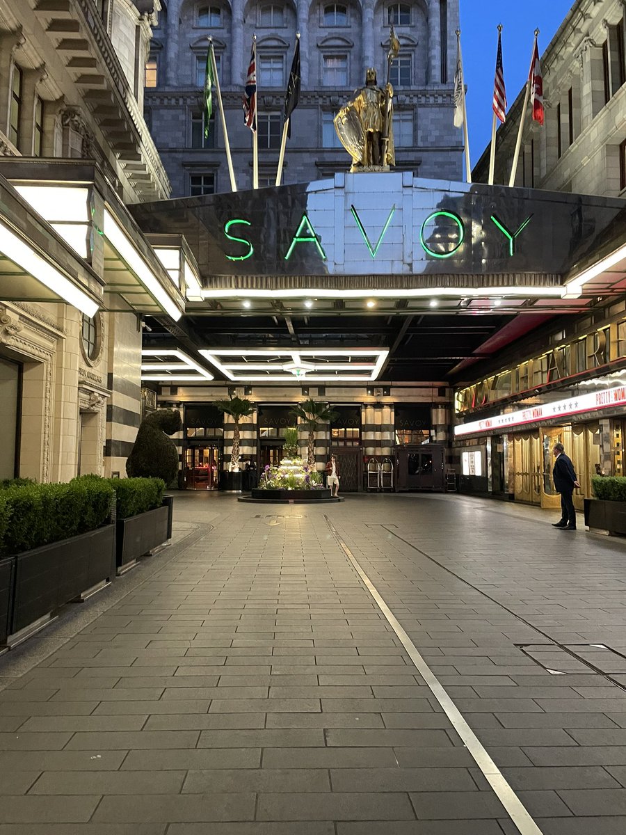 A great end to a great day in the metropolis. Dinner at <a href="/RulesRestaurant/">Rules Restaurant</a>  followed by the American Bar at <a href="/TheSavoyLondon/">The Savoy</a>.