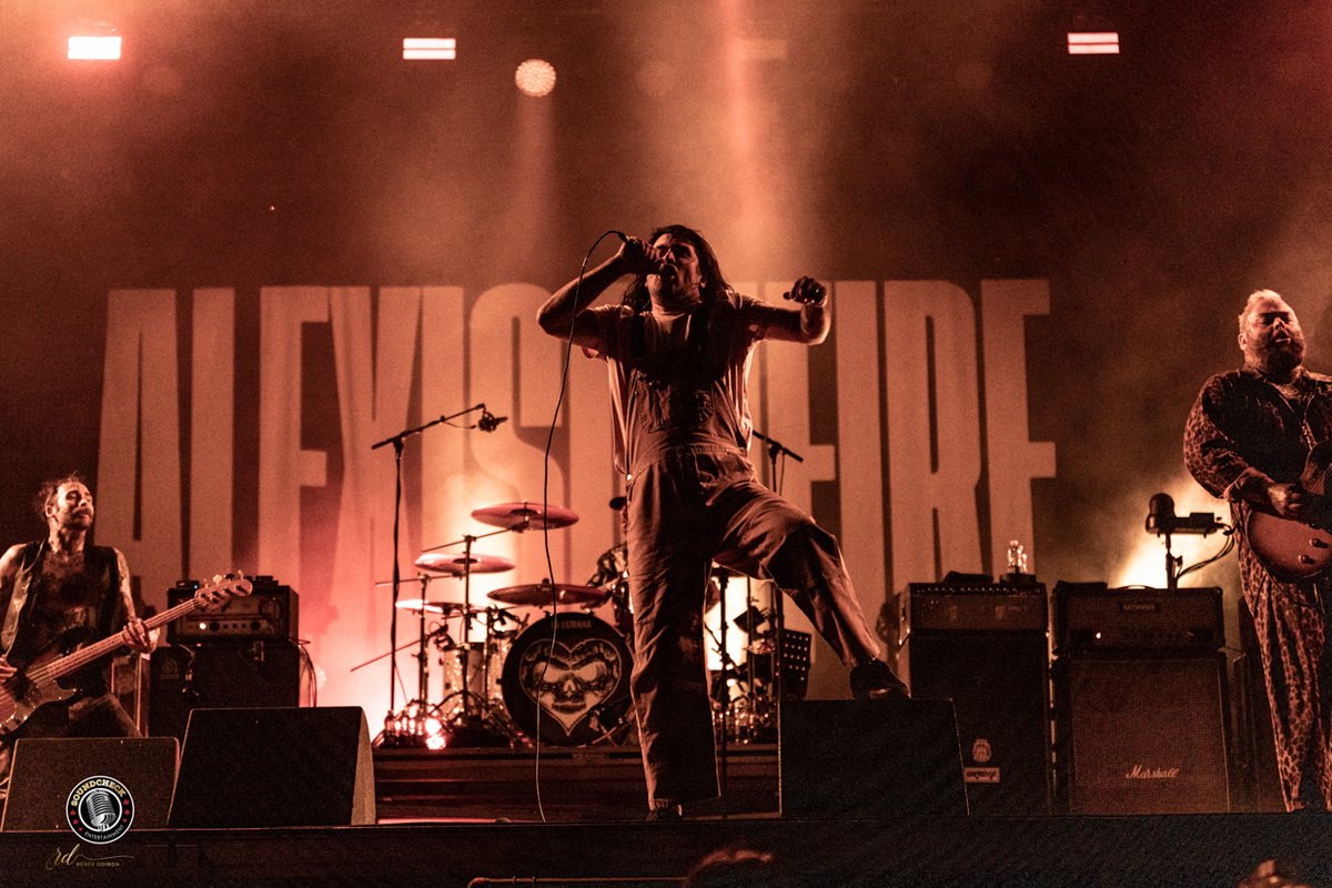Winners for the <a href="/CMW_Week/">1</a> 22nd Annual <a href="/JimBeam/">Jim Beam</a>® INDIES are... 📸 Renée Boucher Doiron #WeLoveLive #ForTheLoveOfLIVE #cmw2023 #JimBeamLive
soundcheckentertainment.ca/the-winners-fo…