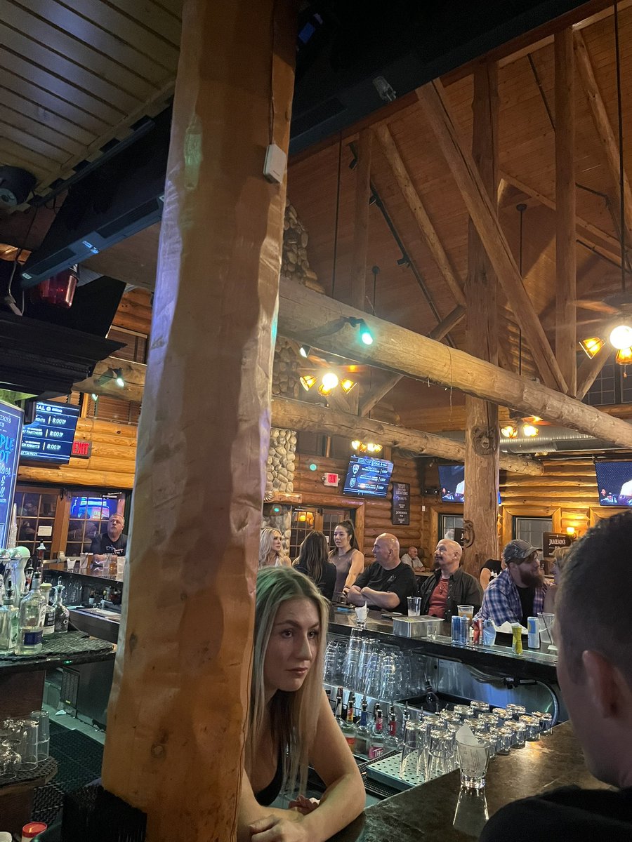 Harp4803's tweet photo. At a disclosed place of fun on W Saint Francis Rd #Jamos 😂 https://t.co/UKAgu37uef