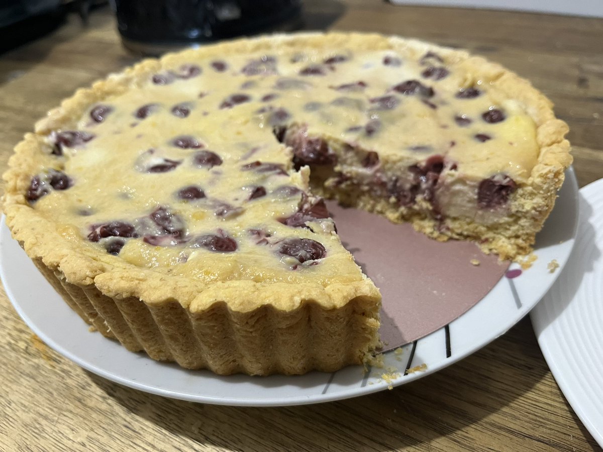 Made the Cherry Pie from the #MedievalDynasty cookbook yesterday and it is DELICIOUS!