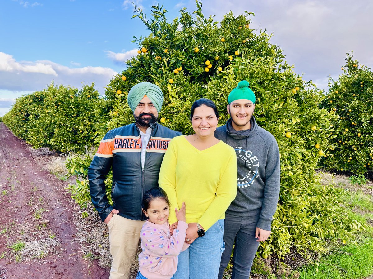 jugnu30's tweet photo. ਅੱਜ ਦਿਲ ਬਹੁਤ ਭਰਿਆ ਹੈ..ਪਿੰਡ ਦੀ ਯਾਦ ਆ ਰਹੀ ਹੈ। ਗਰਿਫਿਥ ਸ਼ਹੀਦੀ ਟੂਰਨਾਮੈਂਟ ਆਰਗੇਨਾਈਜ਼ ਕਰਨ ਵਾਲਿਆਂ ਦਾ ਦਿਲੋਂ ਧੰਨਵਾਦ।। 🙏🏽❤️

Attending 25th Griffith Shaheedi Tournament - Griffith Sikh Games..Thank you to the organisers from the bottom of my heart🙏🏽❤️ https://t.co/OGsXD5Fny1