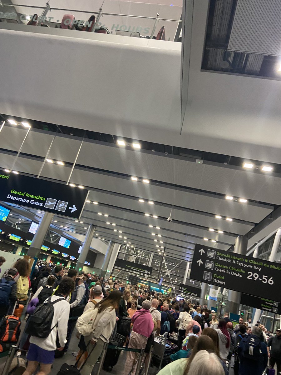 4am… Terminal 2 in Dublin Airport 😅 …. 4am!!