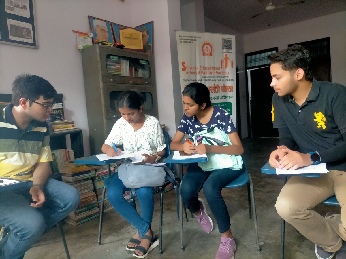 @ShivdeviESWS, review & revision meet with the students of the @UPESDehradun, Uttarakhand, under the free Srijan Social Internship Program on June 10, 2023.
#Srijan_Social_Internship_Program
#University_of_Petroleum_And_Energy_Studies 
#UPES
#SESWS