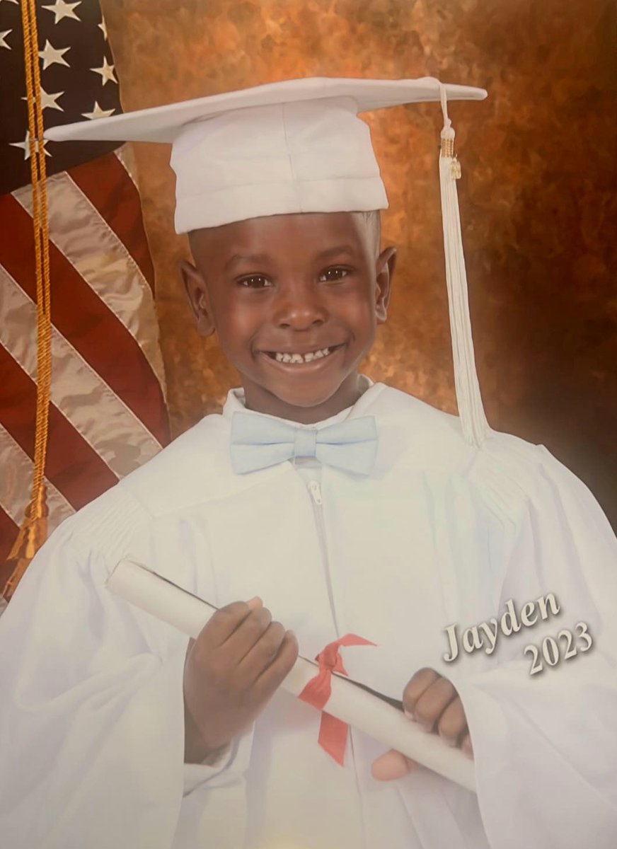 One of our Angels' Place kids just graduated from Kindergarten!🎓⁣

Congratulations, Jayden! We are so proud of you! 😇💙⁣⁣

#Congrats #graduation2023 #kindergrad #AngelsPlace #nonprofit #ChildrensCharity #NewOrleansCharity #RespiteCare #SupportServices