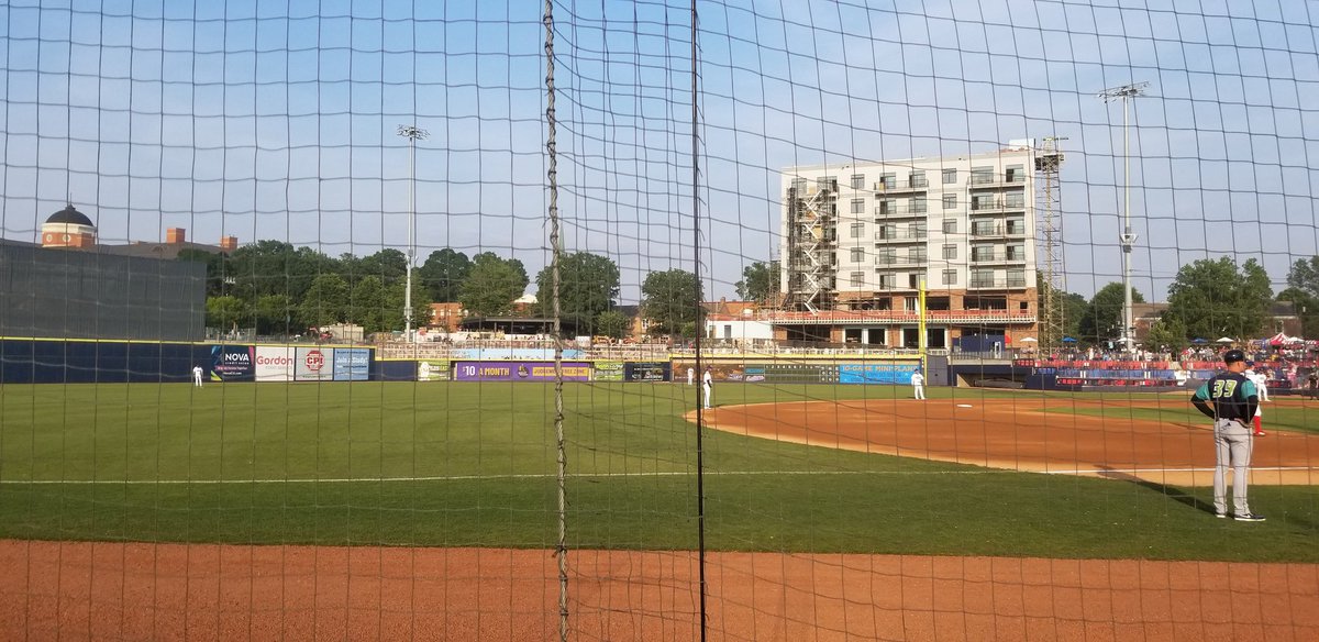 Fun at the Ol ballpark with @sportsjunkie94 watching the Lynchburg Hillcats and Kannapolis Cannon Ballers
@Kcannonballers 
#HaveABlast