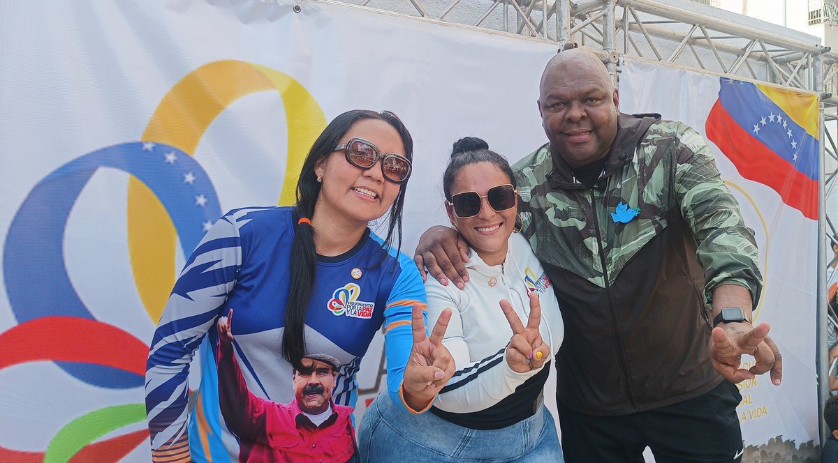 vargas_mimou's tweet image. Gracias a todo el equipo que durante años nos ha acompañado. ¡Juntos vamos pa&apos; lante, juntos vamos por más! 

 #VenezuelaGaranteDeLosDDHH