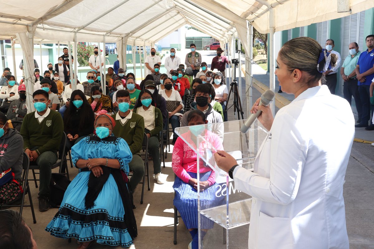 IMSSChihuahua's tweet photo. Beneficia #IMSSChihuahua a cientos de chihuahuenses de diversas comunidades rurales con Jornada de Cirugía Plástica y Reconstructiva en #Guachochi, Chihuahua.🥼🩺🩻
La jornada está a cargo del Programa #IMSSBienestar y se desarrolla en el Hospital Rural No. 26 de esta localidad. https://t.co/VIYiaRXOvT
