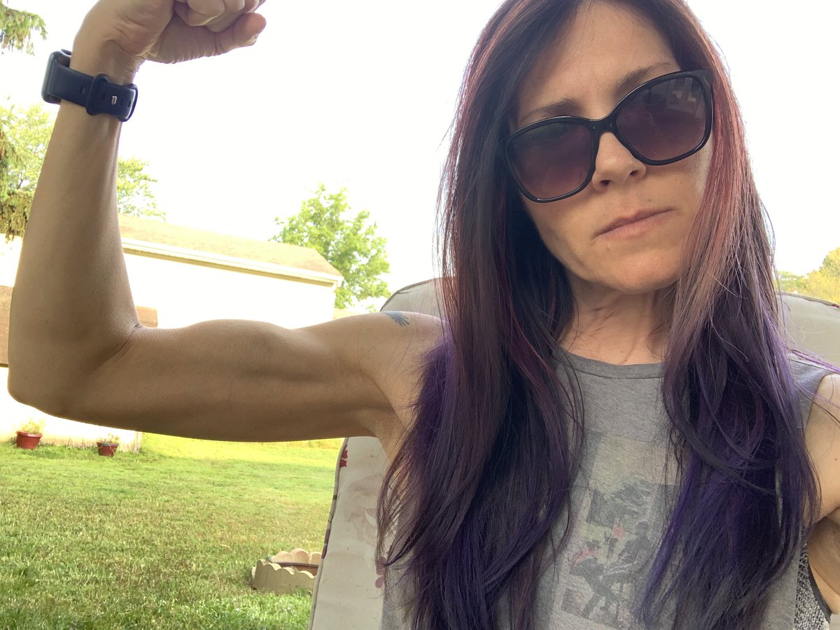 JenXVintage73's tweet image. Special shout out to the woman who told me to “eat a cheeseburger” while standing in line to buy some pre-game supplies..I’m not petty, but look, bitch..I worked hard..maybe you should put DOWN the cheeseburger.
#ImJustSayin 
#bitchswitchflipped 
#backoff
#mindyabusiness 
#spicy