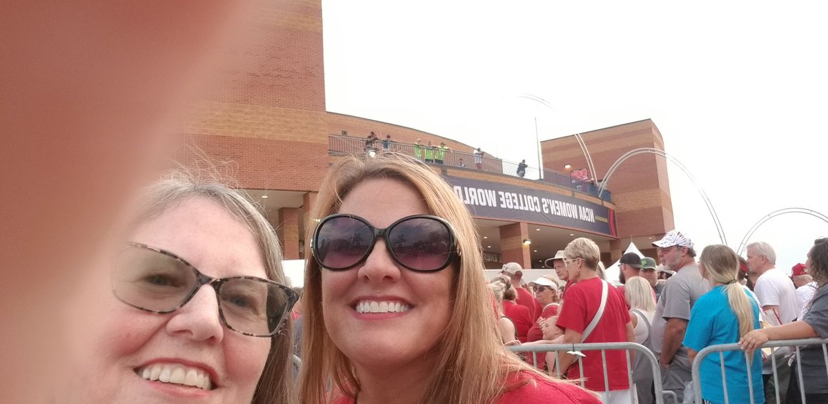 herbmary04's tweet photo. #wcwsselfies https://t.co/t4TucVgIfn
