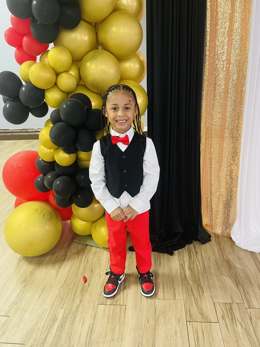 Tareeseeya's tweet photo. Congratulations Cameron… We are so proud of you, Mr. Salutatorian 🥳 ❤️ #PreKGrad https://t.co/tUuCxRSXlh
