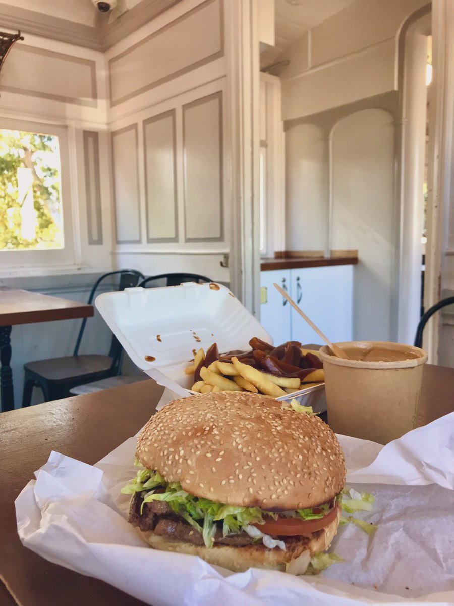 のりっくす🇦🇺パース on Twitter "📍Alfred's Kitchen パースから内陸に車で25分Guildford