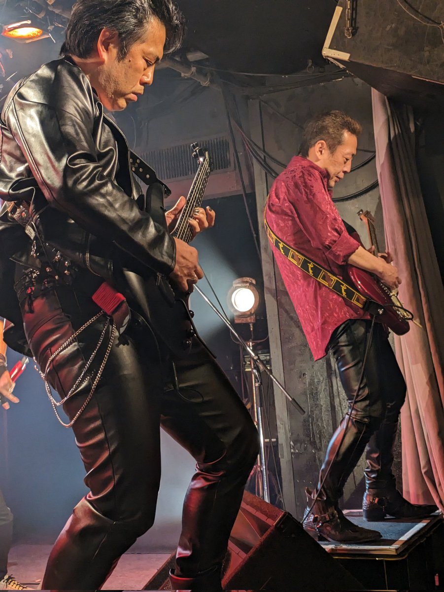 a84g2328j8vK7Vb's tweet photo. 昨日は、目黒LIVE STATIONでYouRawさんのライブ観てきました‼️😍 楽曲がストライクど真ん中♪ハイレベルな演奏とボーカル♪客席を巻き込むメリハリと躍動感のあるステージング♪
カッコよすぎです😍
#YouRaw #Japaneseorientedmetal #オリジナルバンド #目黒LIVESTATION #kyohouse https://t.co/C5NKTNRTU4