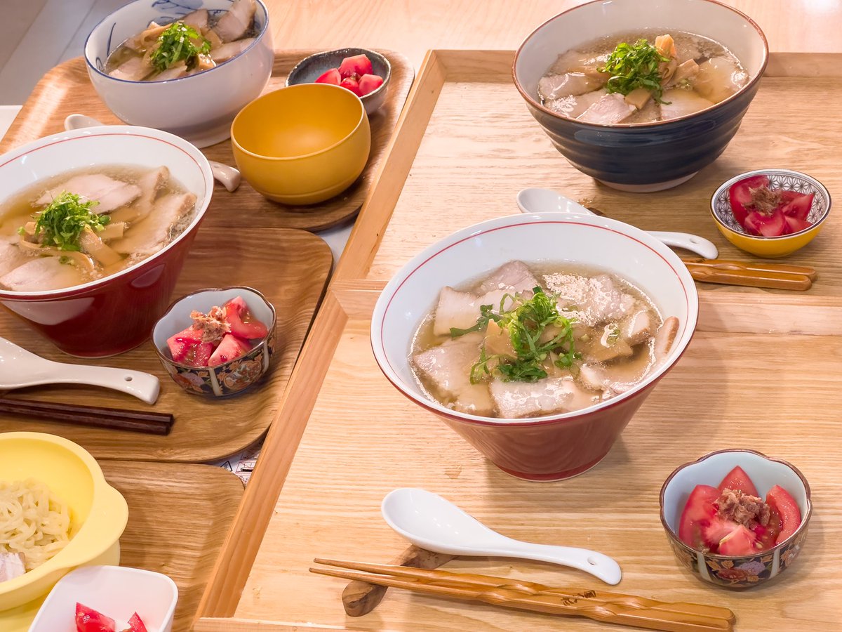 朝ごはんは喜多方ラーメン風にチャーシューメン🍜
煮卵も作ってのに入れ忘れました😅

参考にしたレシピはこちら👇シンプルで手軽なチャーシューの作り方です
keika-raumen.co.jp/blog/article.h…

次男は熱下がり、今日は長男サッカー試合が雨で中止になりました☔️
#おうちごはん