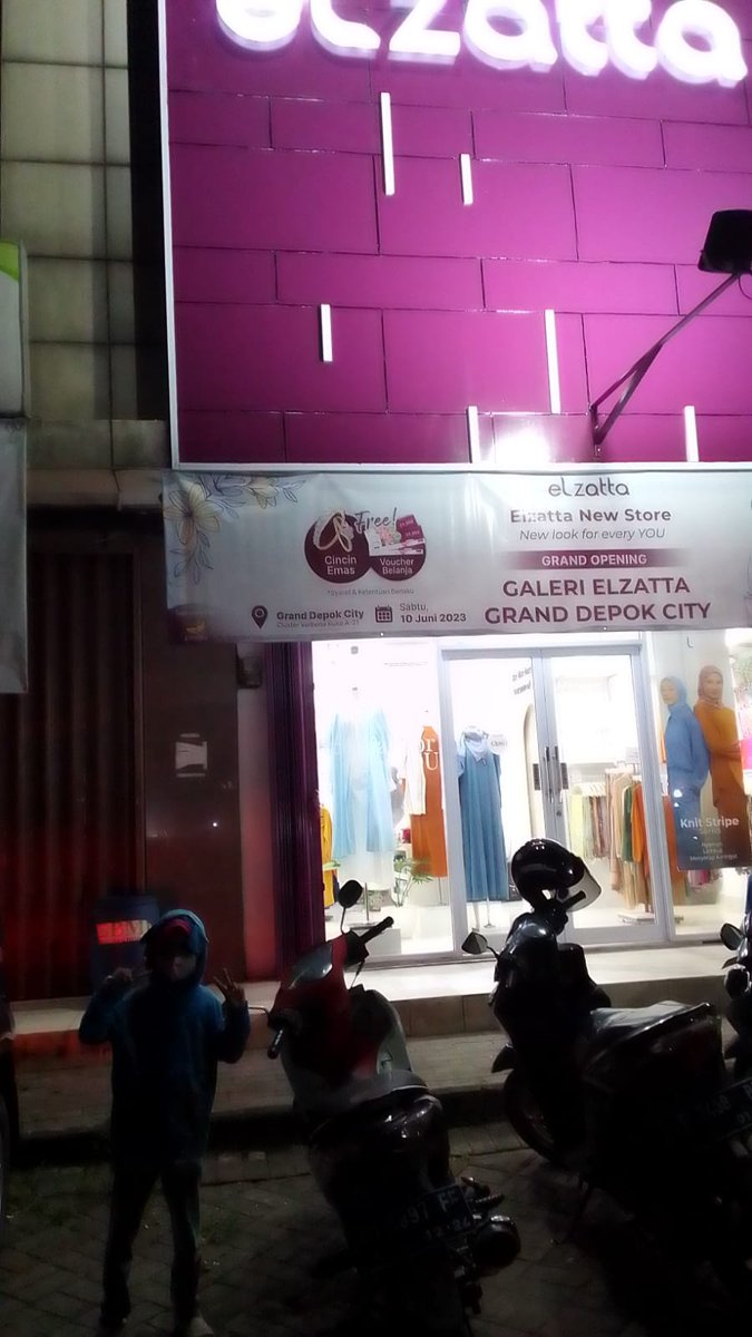 Openingan Galeri Elzatta Grand Depok City
