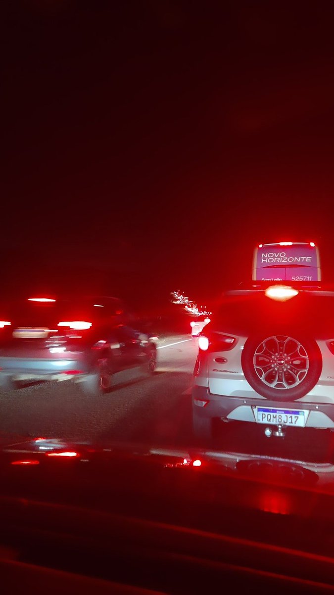 Gerinn's tweet photo. BR-060 (entre Alexânia e Brasília) totalmente parada há mais de 1h, nos dois sentidos. O que houve de tão grave?? Qual previsão de desbloqueio? @triunfoconcebra @PRFBrasil @fujadotransito @Ssp_transitodf @transitodf @cbm_df https://t.co/SjXOnY5ahp