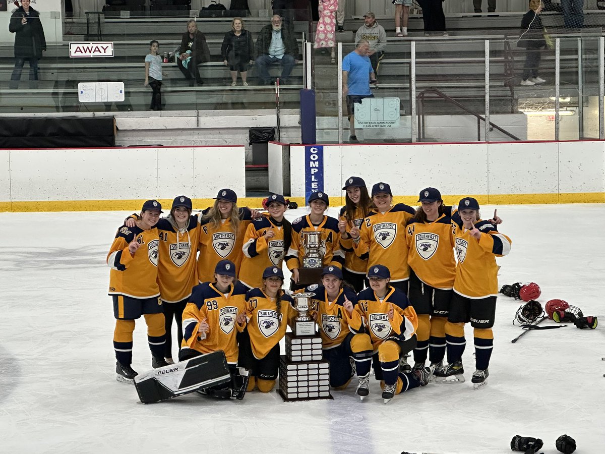 CV_ColtsHockey's tweet photo. PIHL Girls League Champions!Southeast defeated East with a final score of 3-2! Congrats to Chloe Downey, Abby Daffner, and the rest of the team. Chloe scored the 1st 2 goals for the team.  We are so proud of you, ladies!🏆🏒🎉
@CVColtsAD @CVSDcolts 
#rollcolts #grittyandpretty https://t.co/RupylCDhYp
