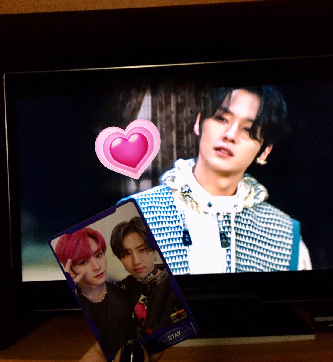 skzwldomination's tweet photo. Aquí votando y haciendo stream con el Minsung 🥰
#StayVotingParty únanse a la votación masiva y al stream party, cuídense y tomen agüita‼️ https://t.co/ukFxtVU4g9
