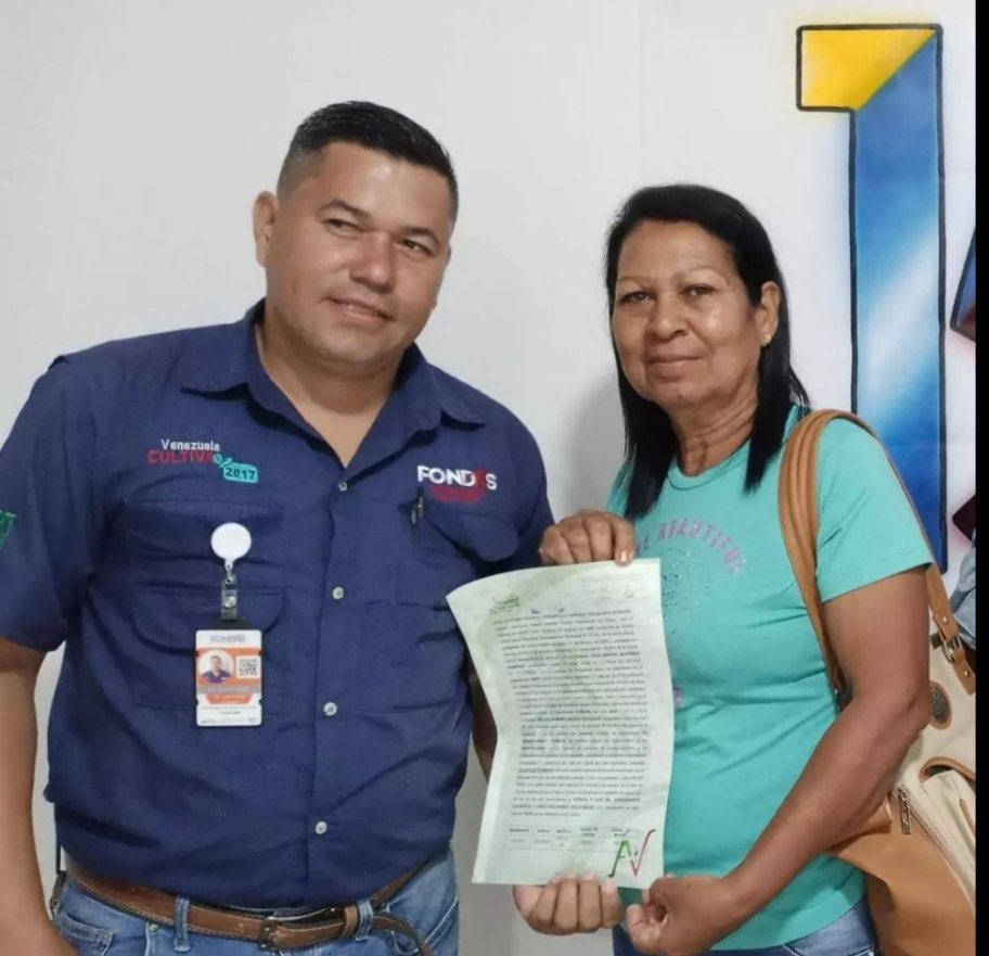 Fondas_Ve's tweet photo. #Fondasinforma I En el Marco de la Campaña Nacional Plan de Recuperación de Maquinarias e Implementos impulsada por la institución la Coordinación de la ORF - Guanare realizó entrega del finiquito a la productora, Nélida Ramona Medina González, https://t.co/PoSRgLwT2q