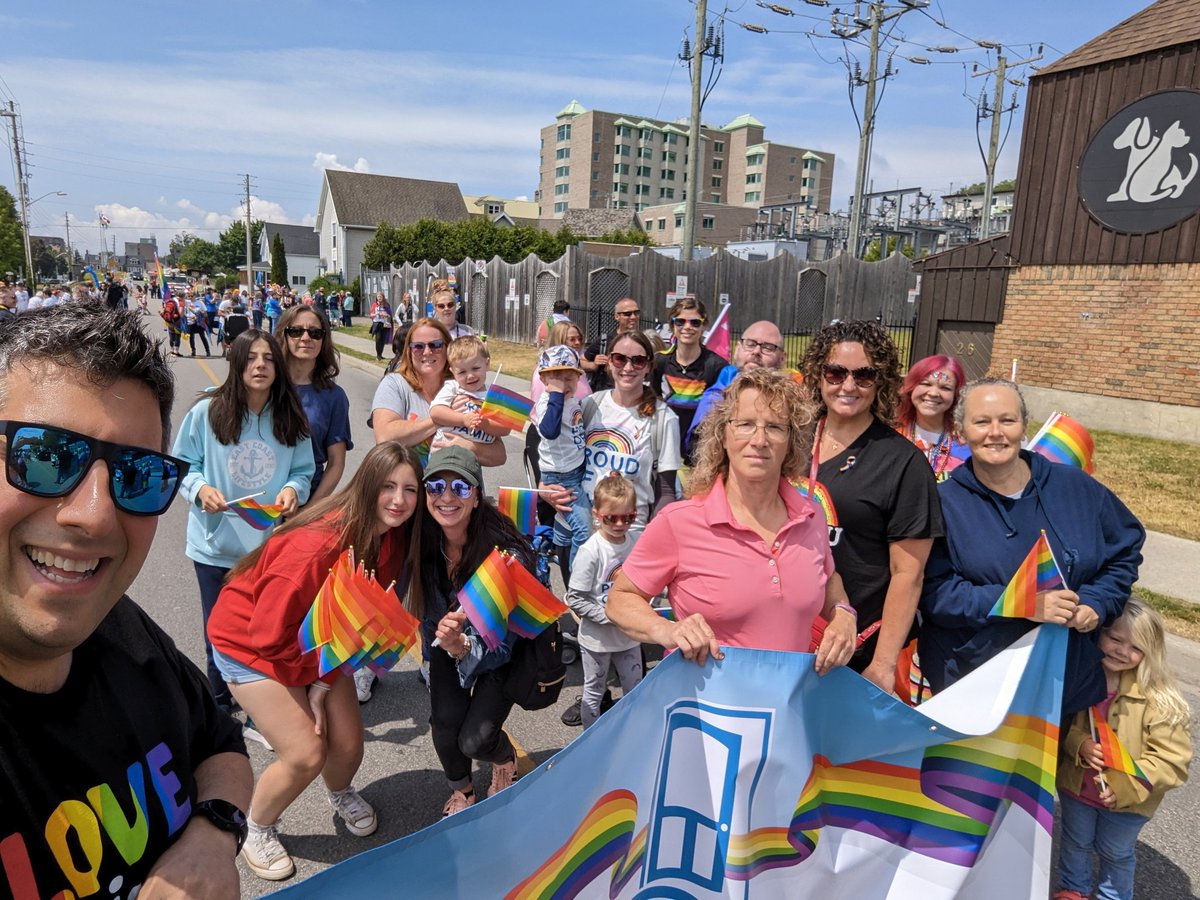Thanks to all the Lanark, Leeds and Grenville Addictions and Mental Health staff, family members and friends who joined us in Brockville Pride Parade and Vendor Fair at Hardy Park! Thanks Brockville Pride. #Pride2023 #LLGAMH #mentalhealth