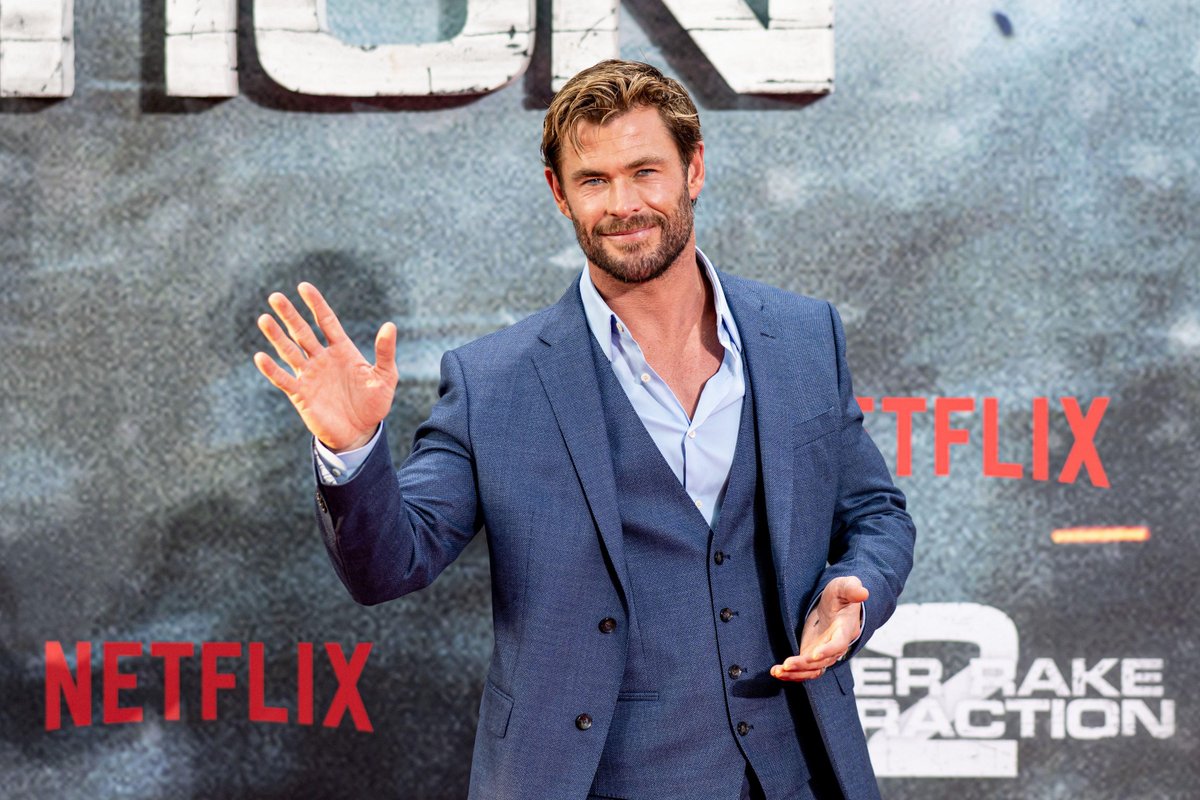 Chris Hemsworth Fan tweet media