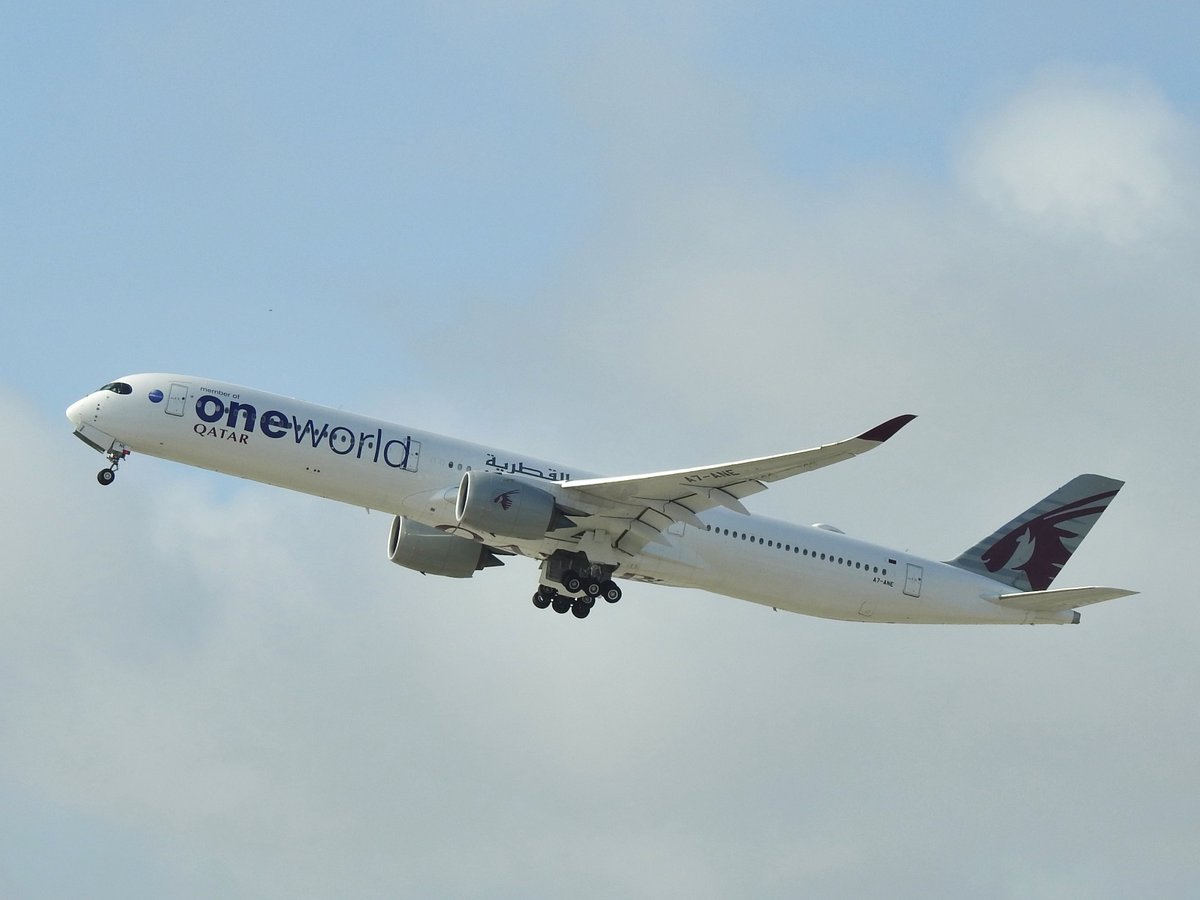 Qatar Airways #A350 -1041 #A7ANK and 'oneworld' livery #A7ANE depart Rwy 25R at KLAX