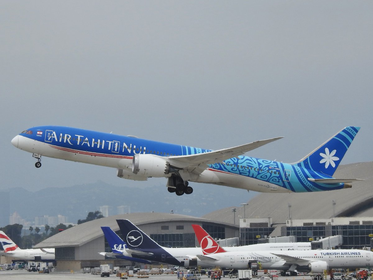 veryboeing's tweet photo. Three Air Tahiti Nui #B787 -9 visited KLAX on a Sunday afternoon #FONUI #FOMUA and #FOVAA https://t.co/dIZI0pbrz9