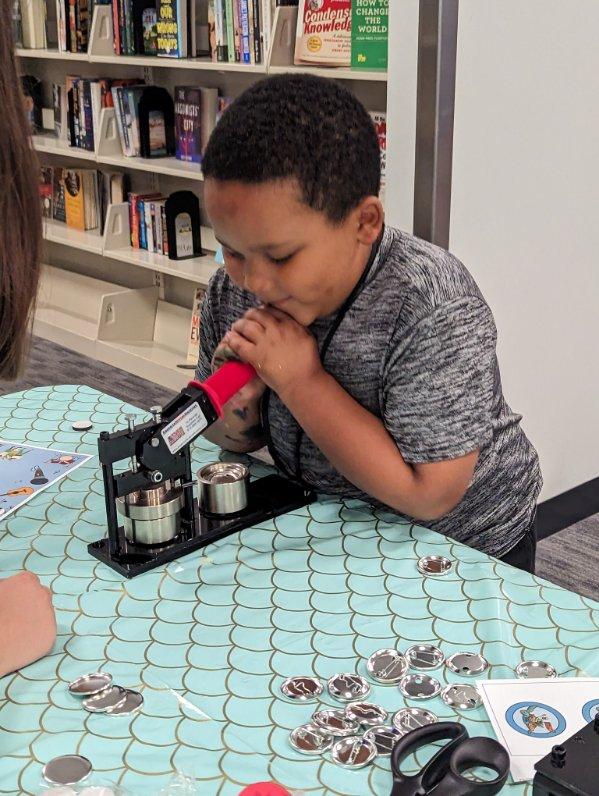 ShakerLibrary's tweet image. Pizza, arts and crafts, and a fluffy therapy dog. What a great way to start the summer and summer reading! shakerlibrary.beanstack.org. Thanks to famlies who came out for our Kick-Off Party. 437 children have registered for summer reading so far. Help us keep the momentum going!
