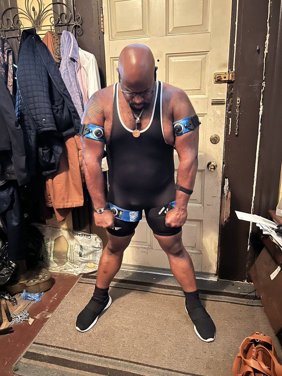 Getting myself prepared for another <a href="/DDPYoga/">DDPY</a> Powercuff session.

Bringing a lot to the surface so I can slay it all. 

Fight for yourself. Rebuild yourself. Love yourself. Because you’re worth it.