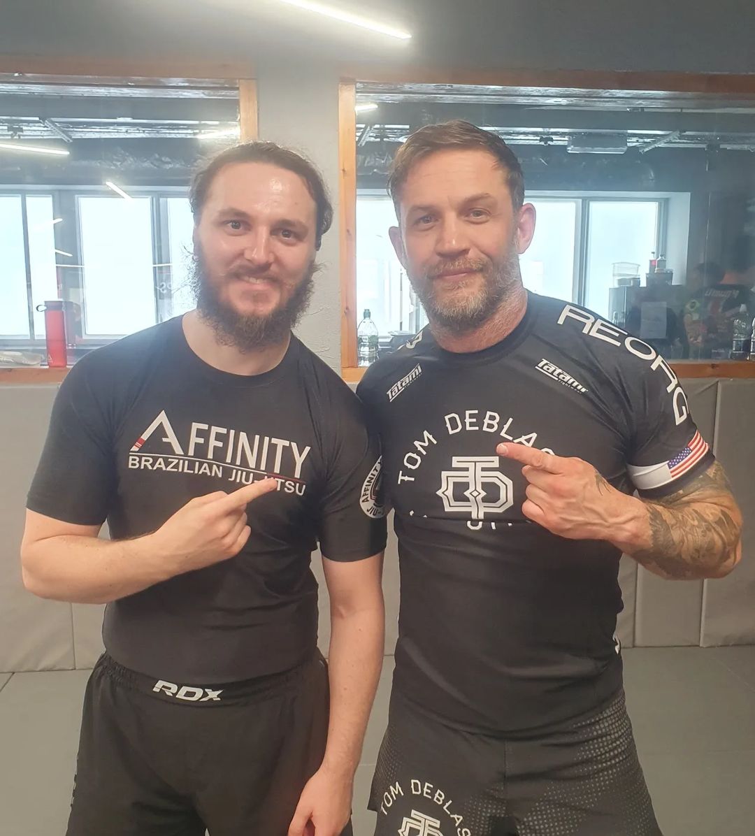 #Repost @toby.gman
Great charity seminar by @tomdeblass covering some spicy half guard details 🔥💯

@reorgcharity @tomhardy @rogergracie #brazilianjiujitsu