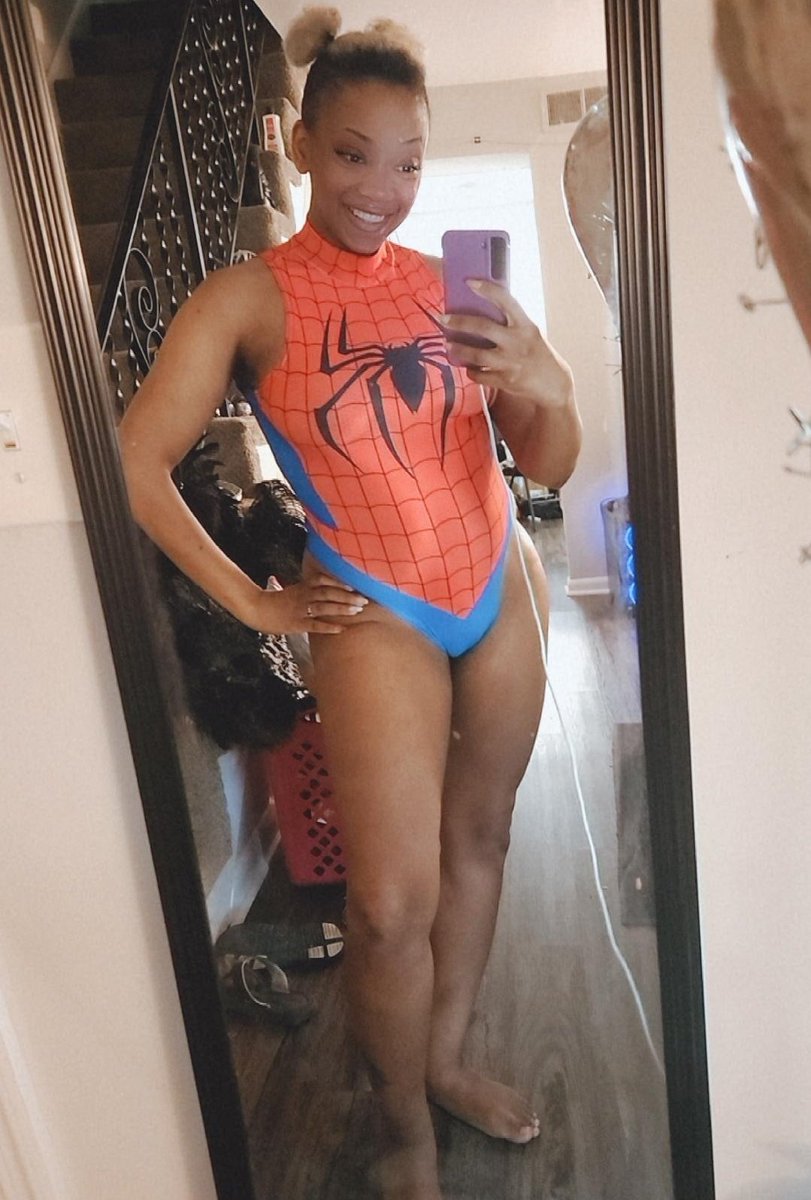 I did it. @RemyDee504 is a great influence!

#blackcosplayer #riskysour #burlesque #Nerdlesque #cosplay #cosplaybabe #Spiderman