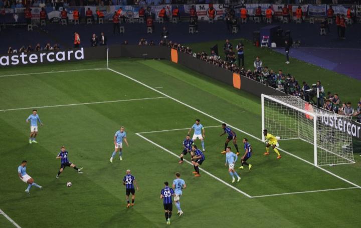 capitaldufoot's tweet photo. #UCLFinal: Ce magnifique but a été inscrit par Rodrigo Hernández (Rodri 🇪🇸) en Finale de LDC pour permettre à sont équipe de la remporter pour la première fois 🤩📸. https://t.co/zbqd36YcwF