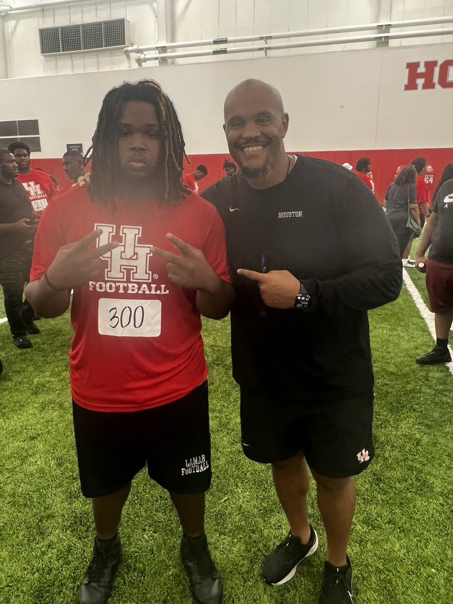 DrogersMcneil's tweet image. Had a great time @UHCougarFB today learned a lot it was great to be back and will be coming back.@CoachLarryHart @RecruitLamar @LamarTexansFB @coachmlindsey